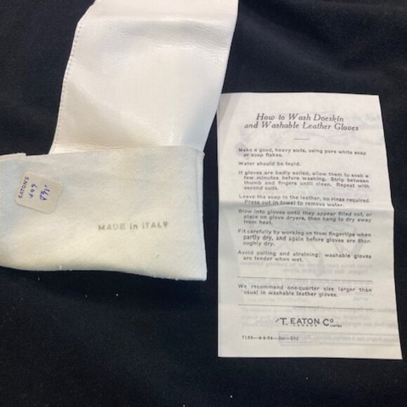 Vintage Doeskin gloves. Made in Italy. Never worn. White. 15 Inch. Size 7.5 - Picture 3 of 5